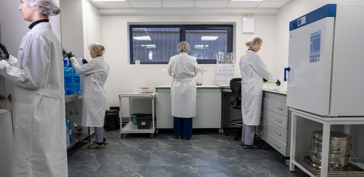 Відео про лабораторію